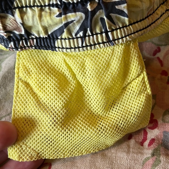 TOMMY BAHAMA Size Large Swim Trunks Hawaiian Hibiscus Flower PalmLeaf  Suble Hue - Picture 13 of 16